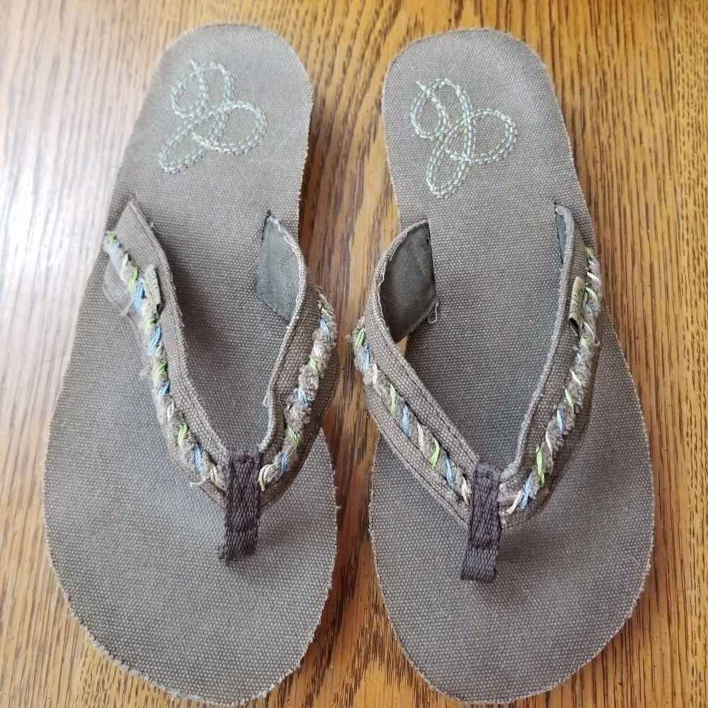 Cabians ( ? ) brown Flip Flops w/braided straps